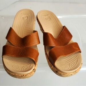 Like new Crocs Leigh Sandals size 8